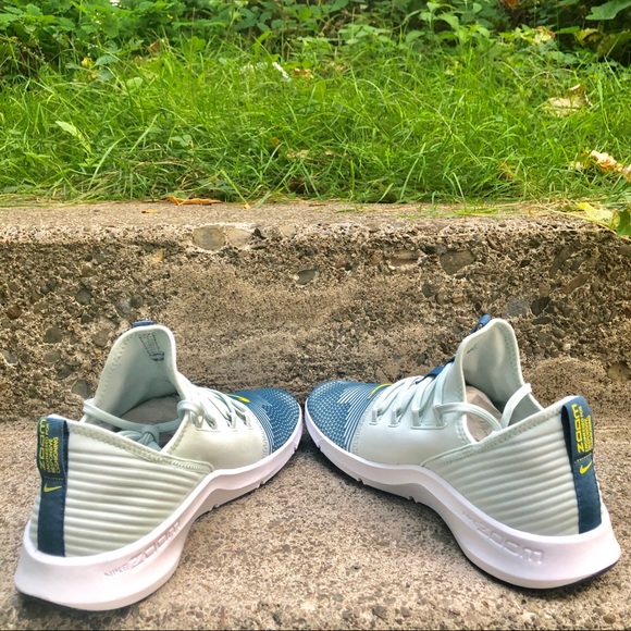 New Nike Air Zoom Elevate Women Size 11 - Picture 4 of 6